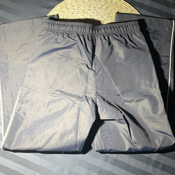 Boys Size 7/8 Lined Windpants - Picture 2 of 2